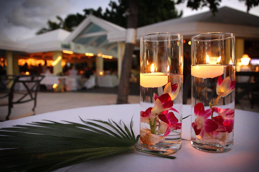 Tamarind Reef Resort Spa & Marina Christiansted Buitenkant foto