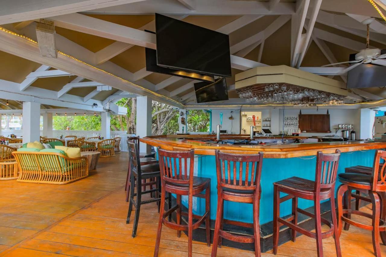Tamarind Reef Resort Spa & Marina Christiansted Buitenkant foto