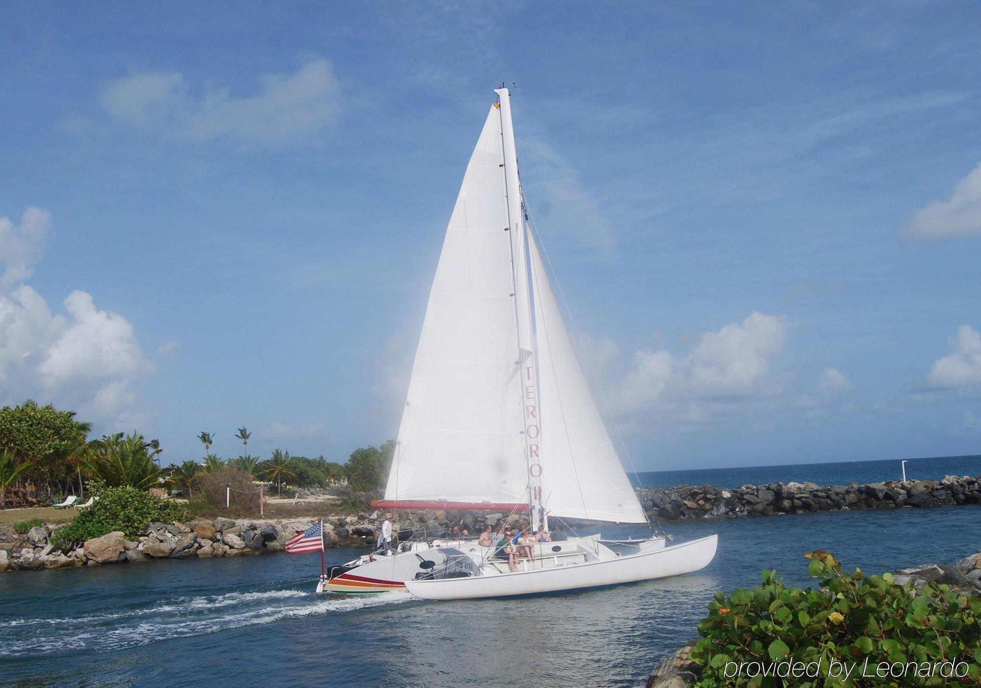 Tamarind Reef Resort Spa & Marina Christiansted Buitenkant foto