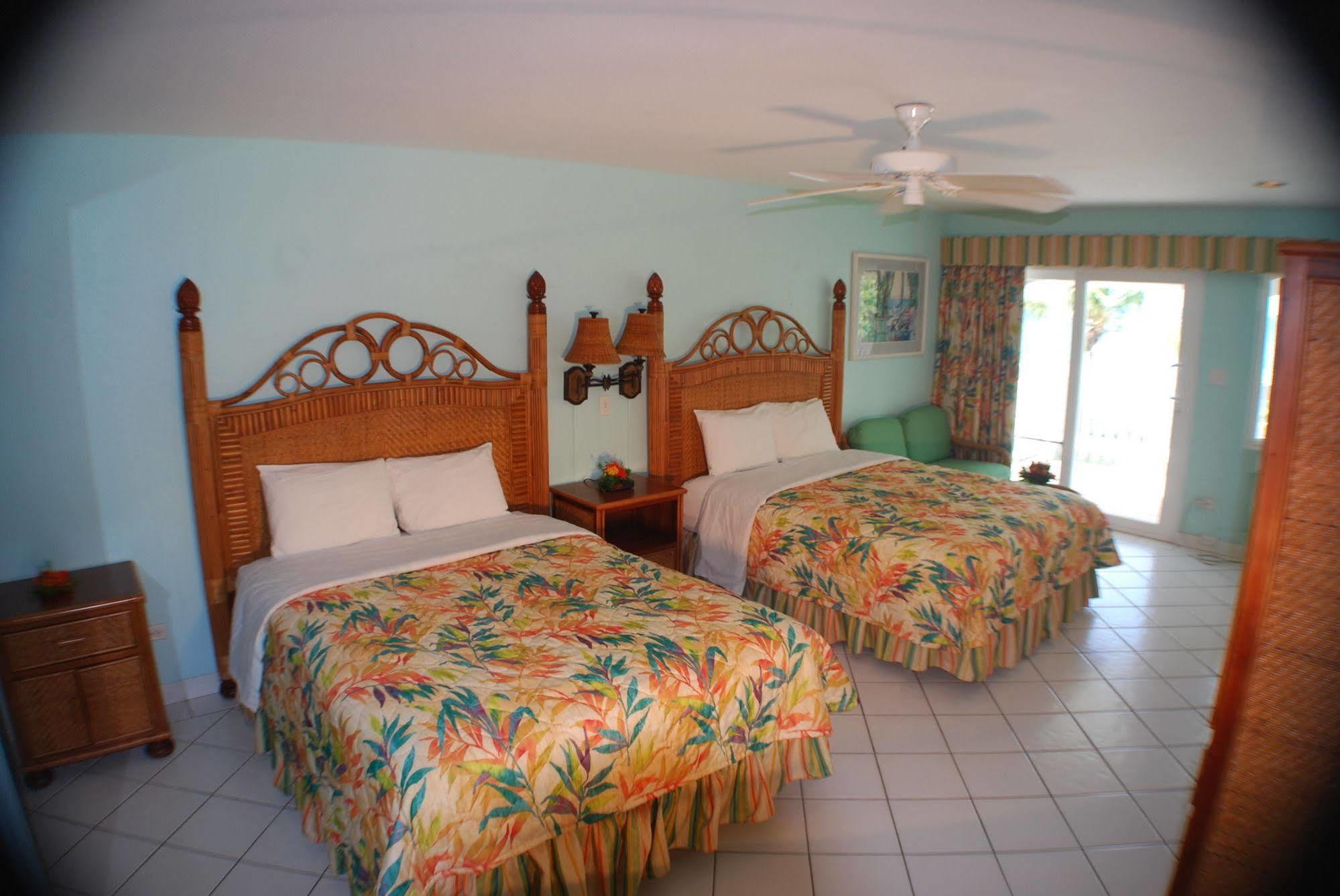Tamarind Reef Resort Spa & Marina Christiansted Buitenkant foto