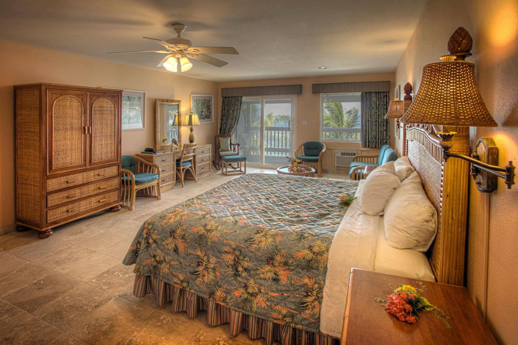 Tamarind Reef Resort Spa & Marina Christiansted Buitenkant foto